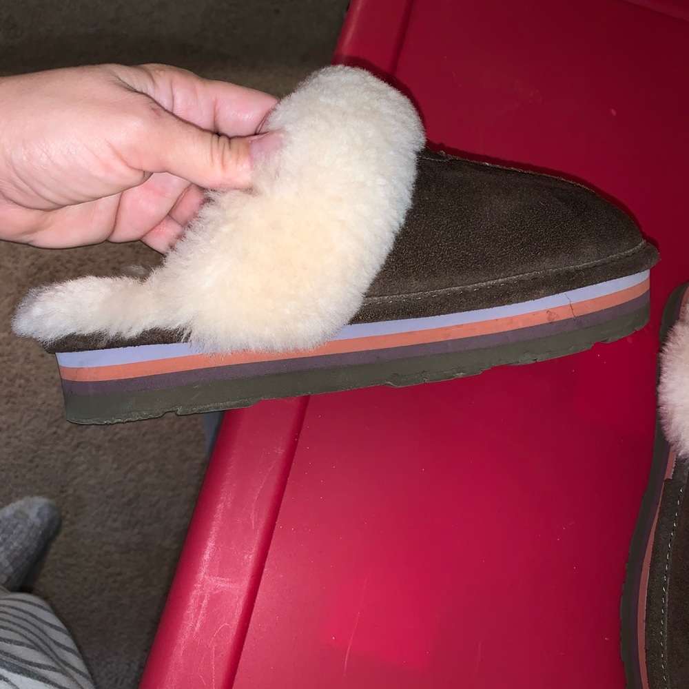 Bear claw slippers